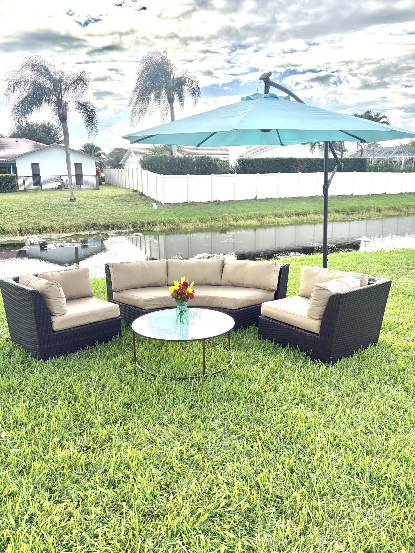 Beautiful Modern 4 Piece Patio Set With Solar Lights Umbrella 
