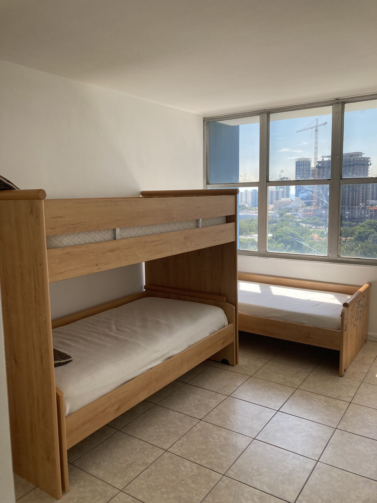 Gautier Bunk Beds + Extra Twin
