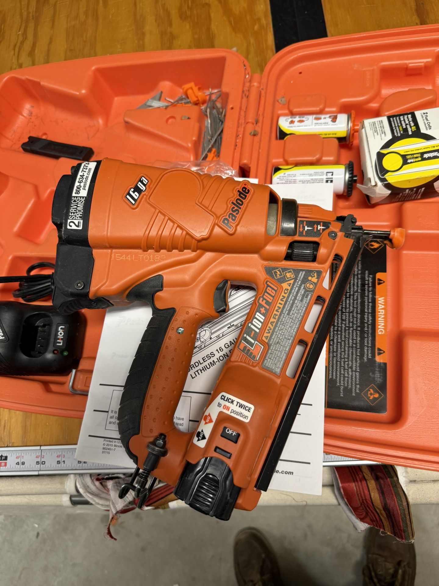 IM250A Li Cordless 16 Ga Angled Finish Nailer