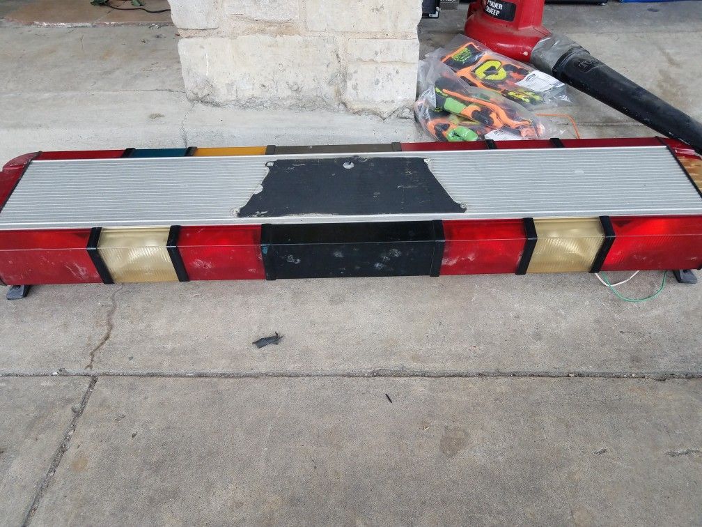 Whelen Edge 9000 Light Bar