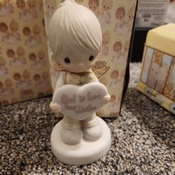 Precious Moments Enesco 1981 Boy Holding Heart God Is Love Dear Valentine W/Box