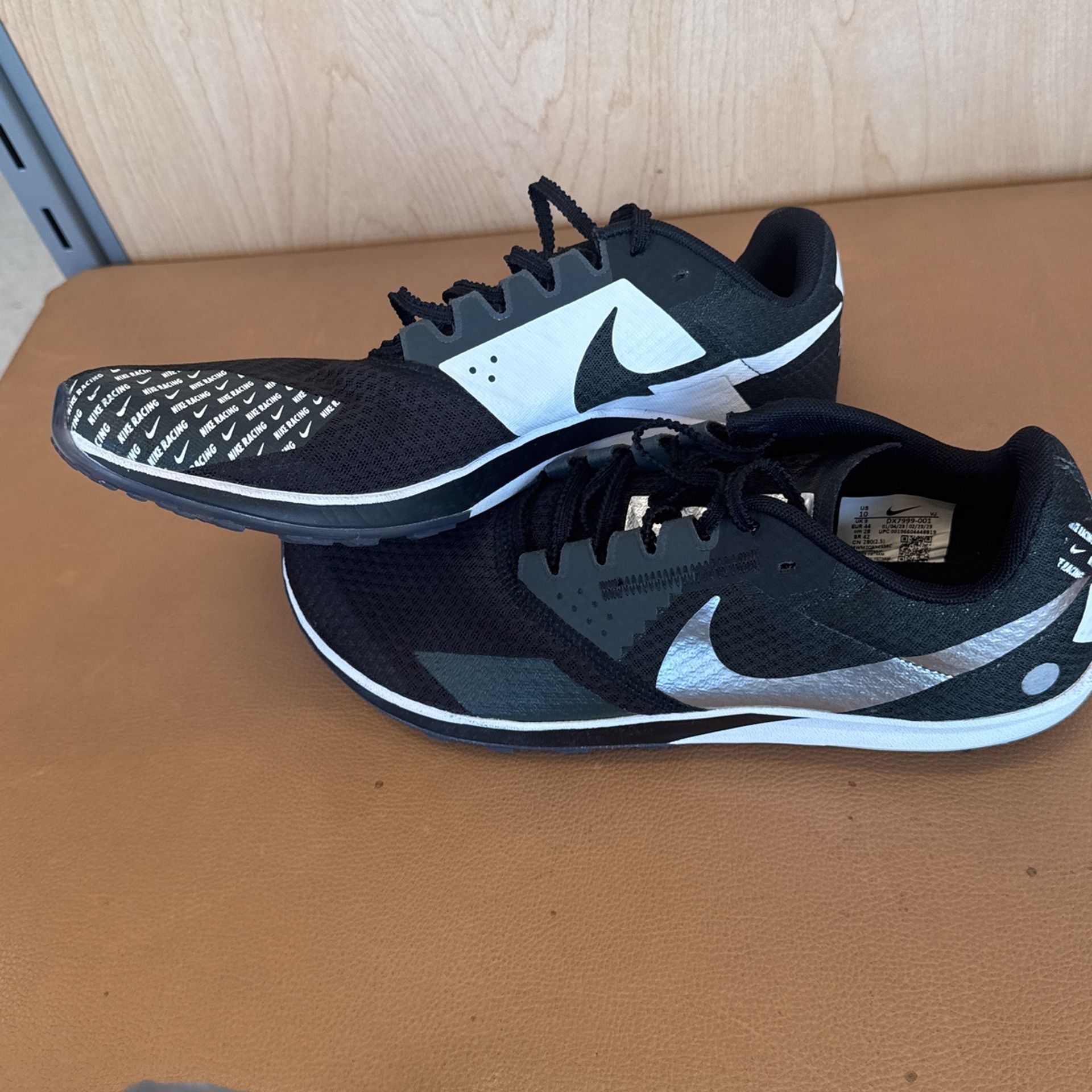 Nike tennis shoe size 10