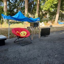 Yard Sale at 3929 S Bay Loop NE, Olympia