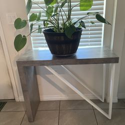 Console table 