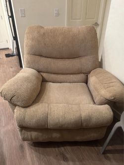RECLINING IN GOOD CONDITION