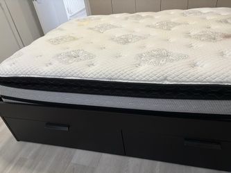 Queen Mattress – Good Condition