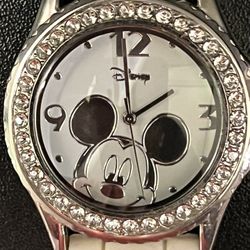 Disney MICKEY MOUSE Watch Accutime MK1093 White Rubber Band Silver Case CRYSTALS