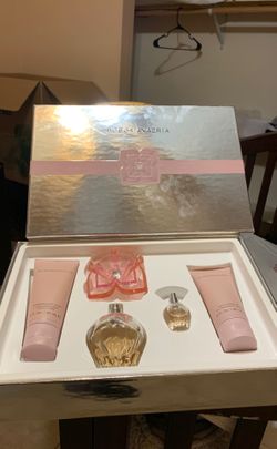 BCBG maxazria perfume set