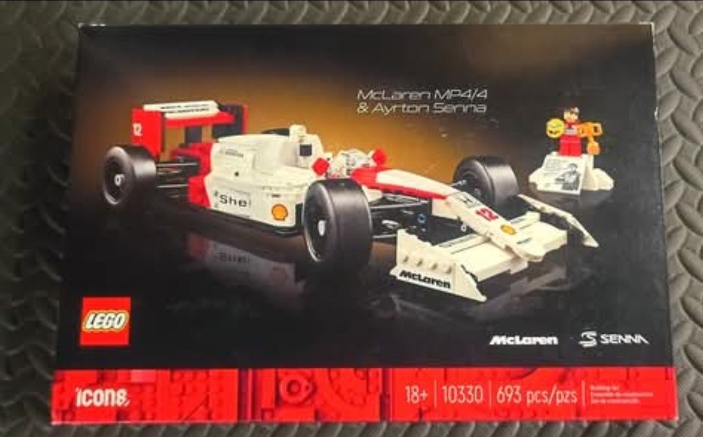 LEGO - 10330 - ICONS - McLaren MP4/4 & Ayrton Senna
