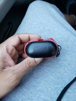 Samsung wireless ear buds. good condition only 1 pair left
