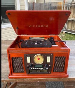 Victrola - Navigator 8-in-1 Classic Record Player with Turntable - Mahogany