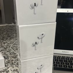 ⭐️New⭐️ AirPods 2nd Generation 