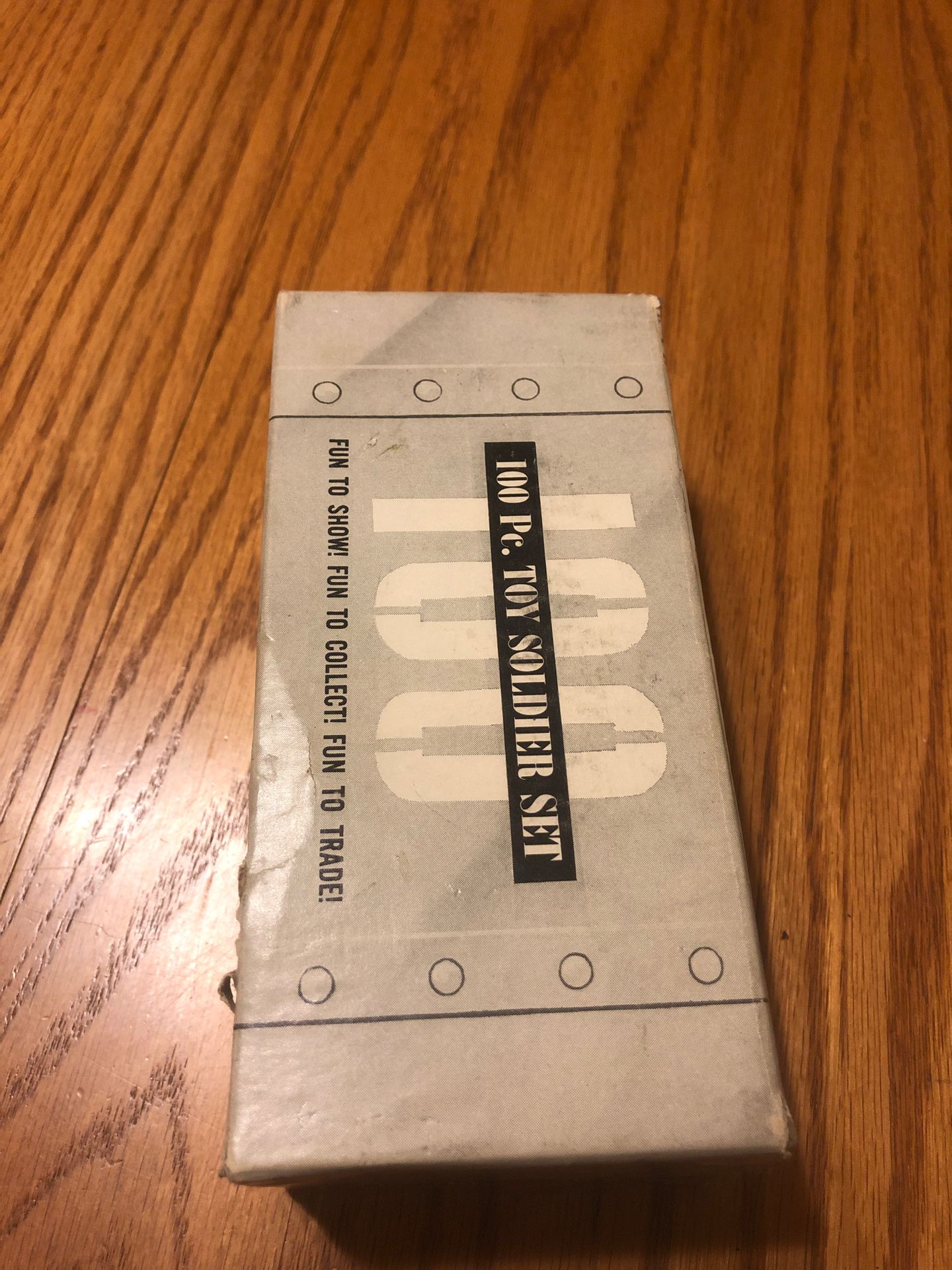 100 piece toy soldier set Lucky products boxed