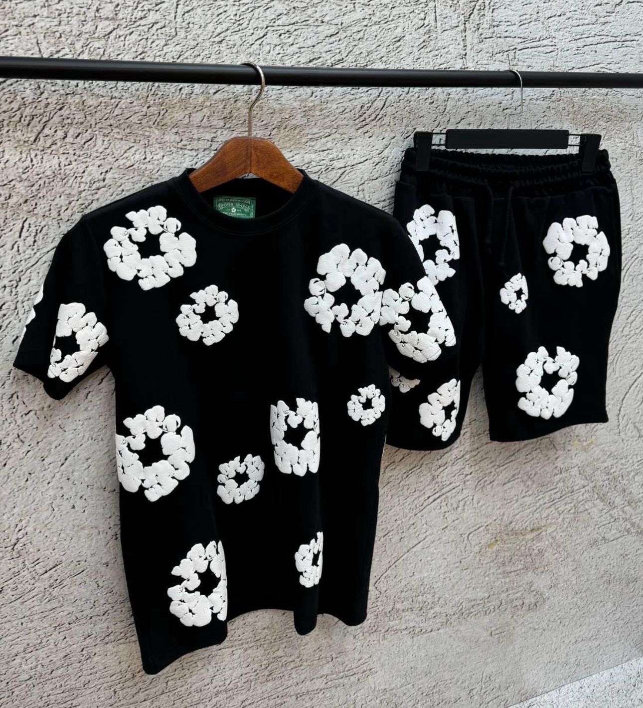 DENIM TEARS T SHIRT AND SHORT