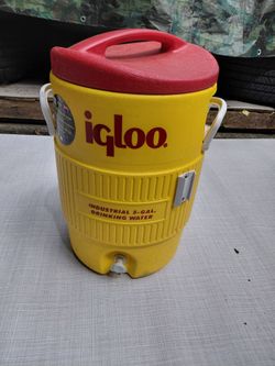 Igloo 5 gallon water tank 22x12