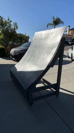 Skateboard Ramp