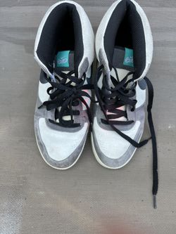 Men Nike Tennis Shoes Size 9.5