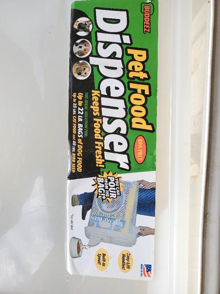 Dog Food Dispencer