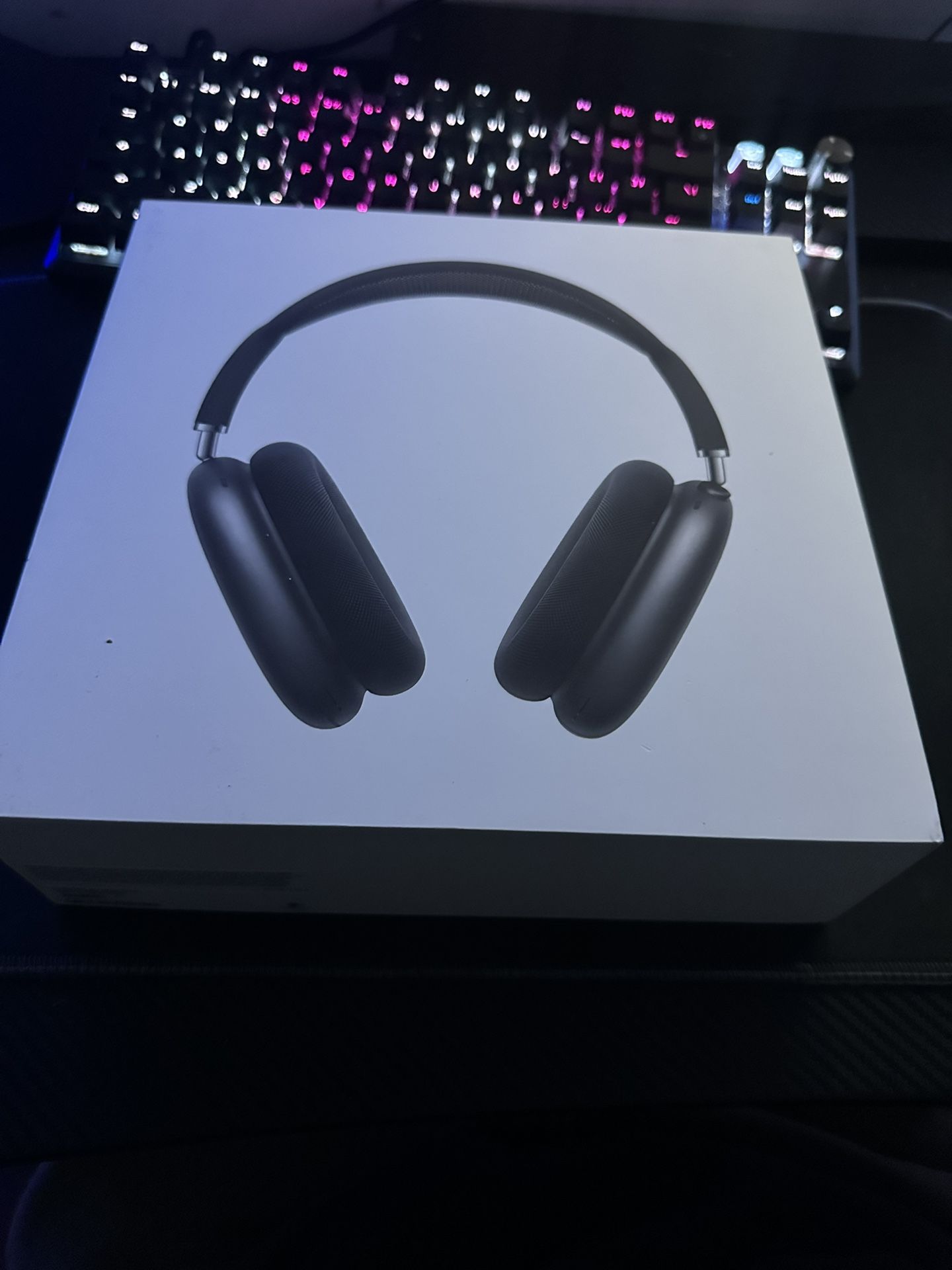 AirPod max Brand New With Box With Great Quality