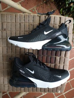 New Nike Air Max 270 gs size 6.5y