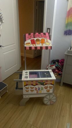 Used Melissa and Doug Hot Dog/Ice Cream Stand