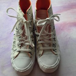 Cute Converse Size 4. Gently Worn
