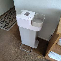 Diaper Trash Bin 