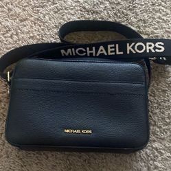 Michael Kors Cross Over Bag 