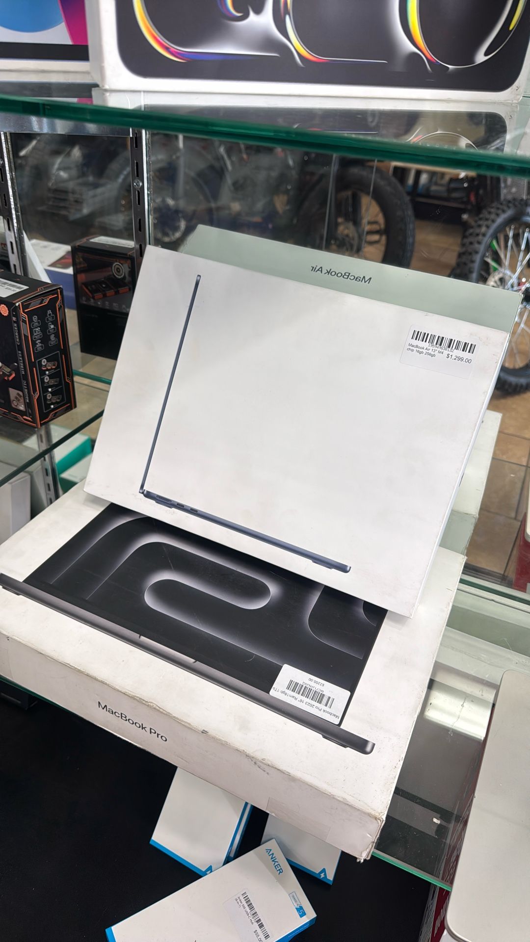 MacBook Air 13” M4 Chip 16gb 256gb ( Payments Available)