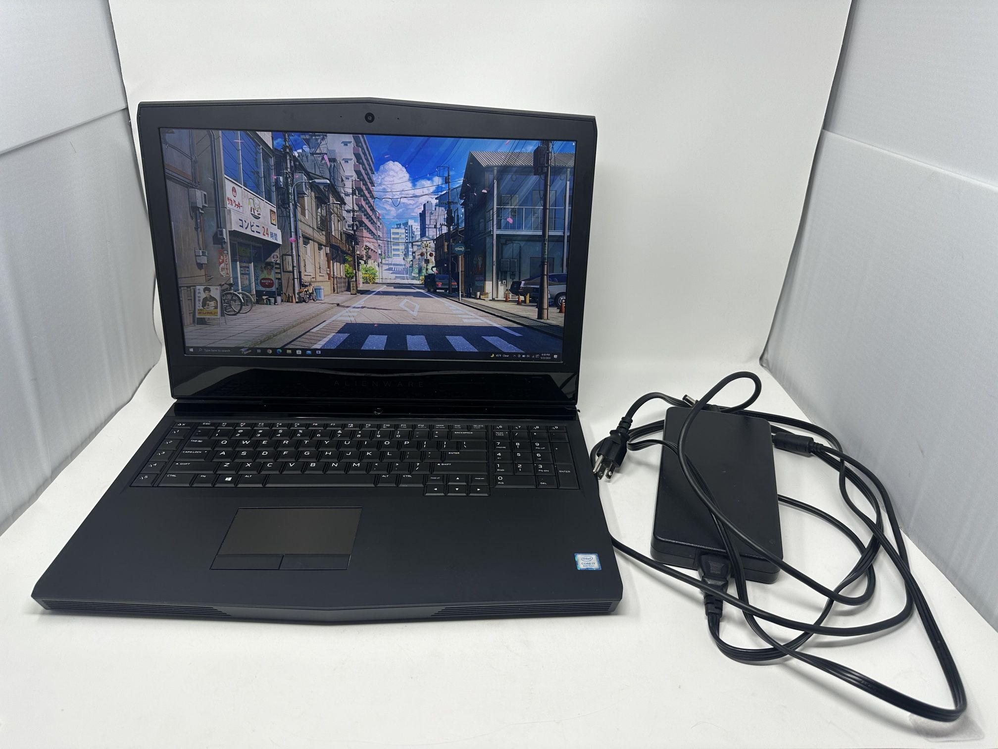 ALIENWARE 17 R5 P31E i7 8th GEN GTX 1070 1TB HDD 16 GB RAM