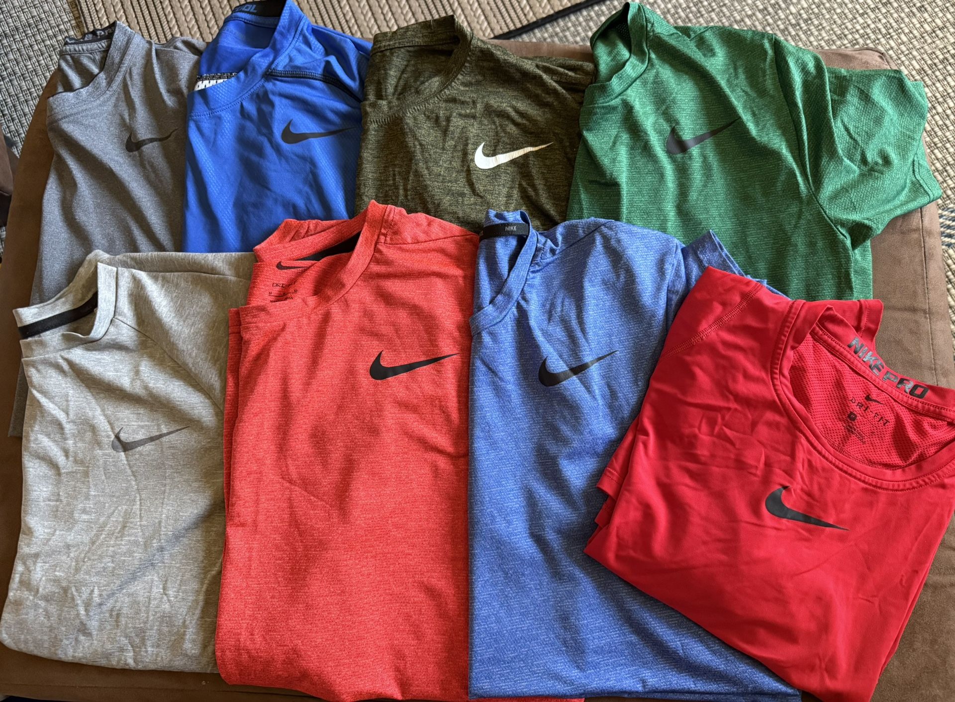 Men’s Medium Nike Dri-fit And Nike Pro