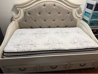 Full size bed