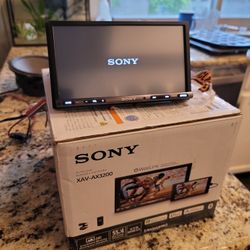 Very Nice Sony Carplay Car stereo 7" touchscreen radio 