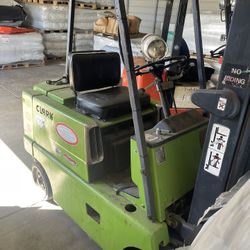 Clark forklift 