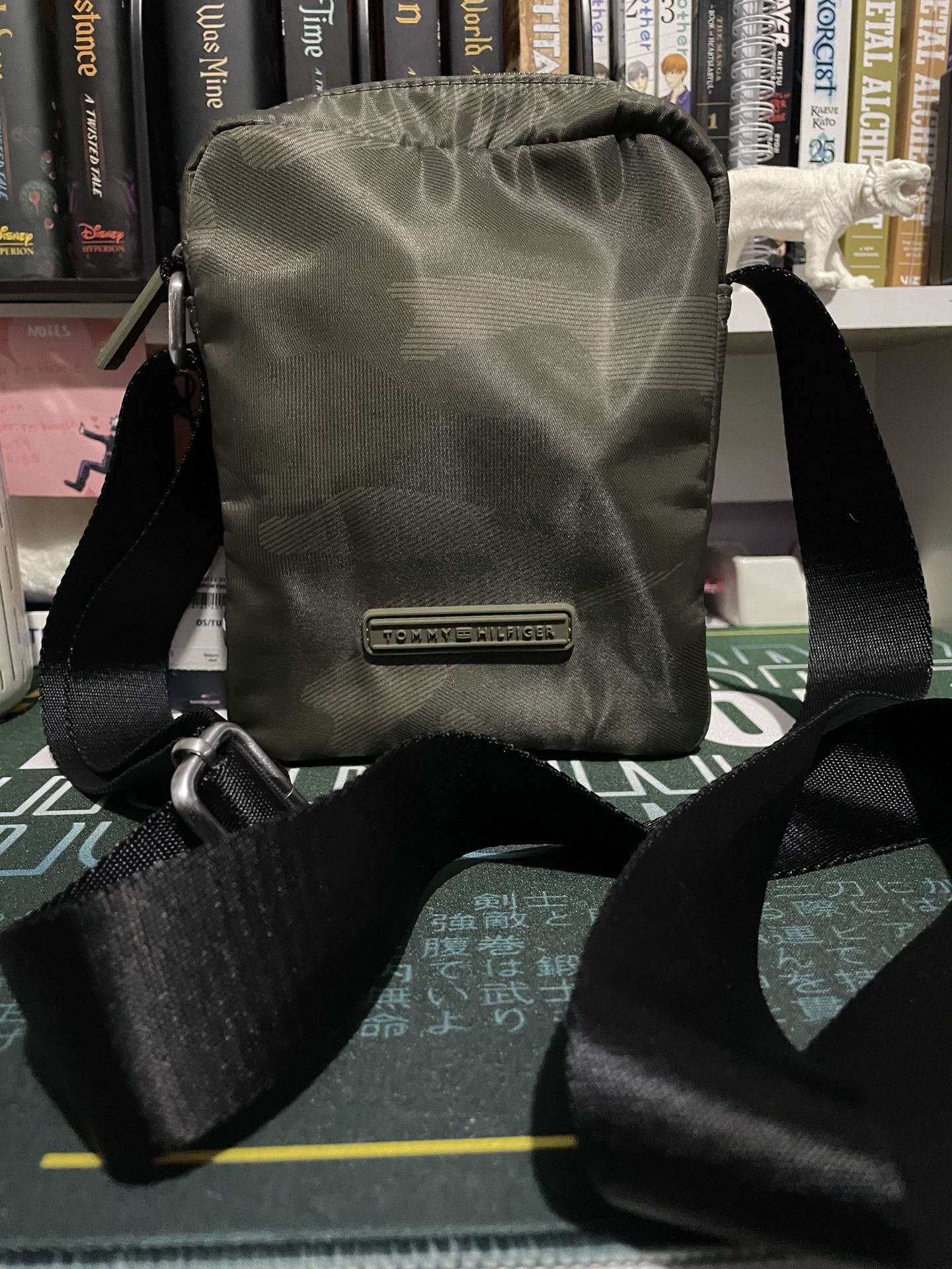 Tommy Hilfiger Crossbody Bag