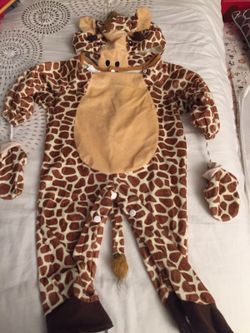 Giraffe costume- new size 12-24 months