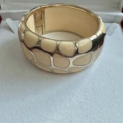Angelique De Paris Wide Vermeil Safari golden Bangle bracelet  In great condition  Marked Angelique De Paris wide Vermeil Safari Bangle, bracelet. Res