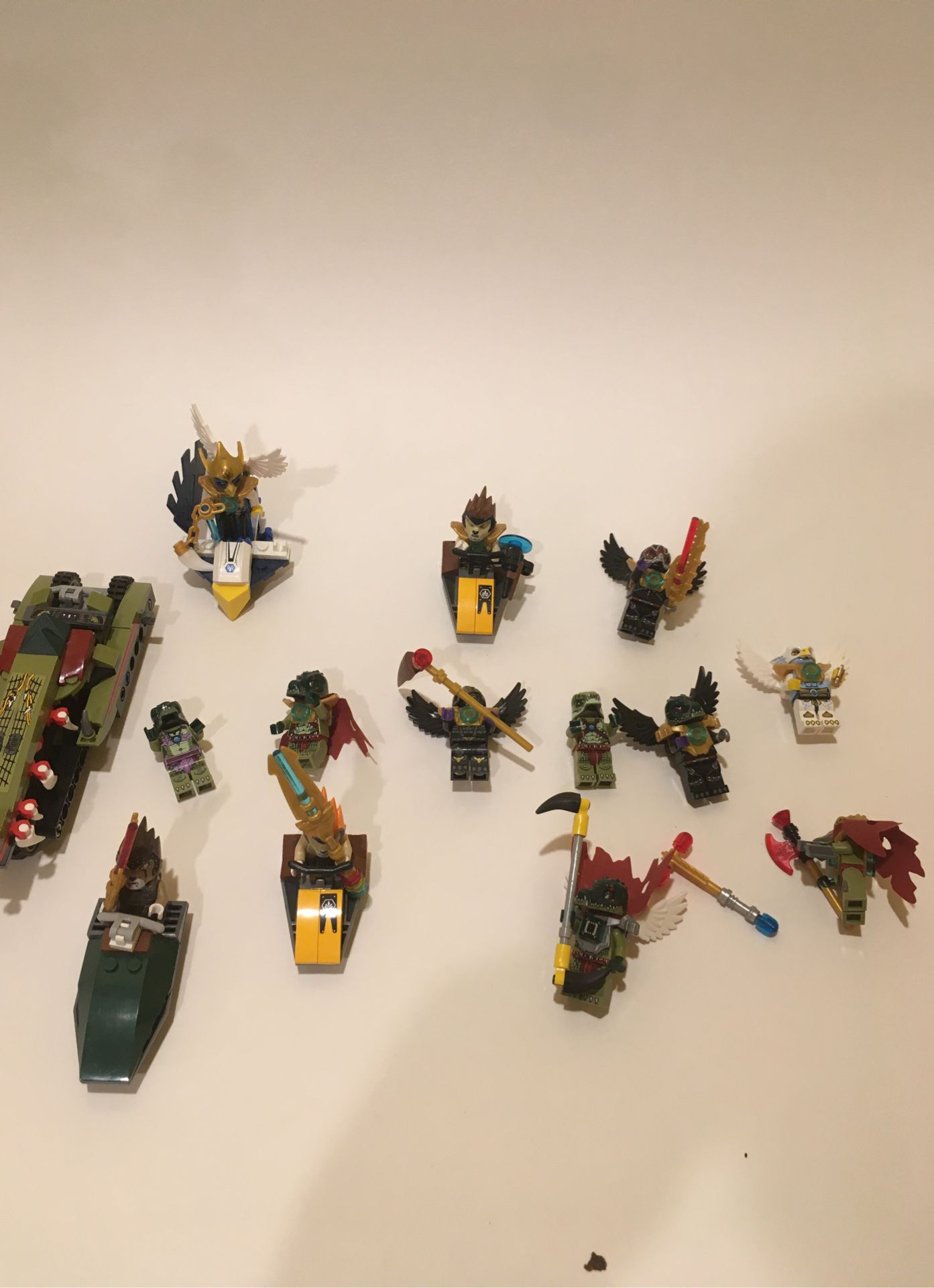 LEGO legends of chima mini figures and vehicle bundle