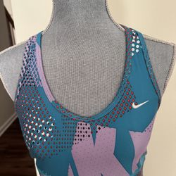 Nike swim, top size medium