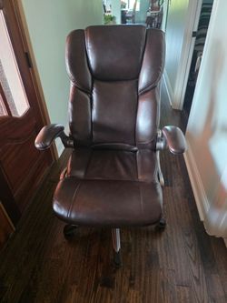 Ergonomic desk chair.  semi-new