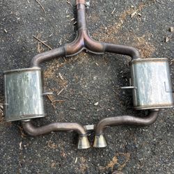 Maganaflow Dual Exhaust Dual Mufflers 2 1/2 Inch Pipe 3 Inch Tips