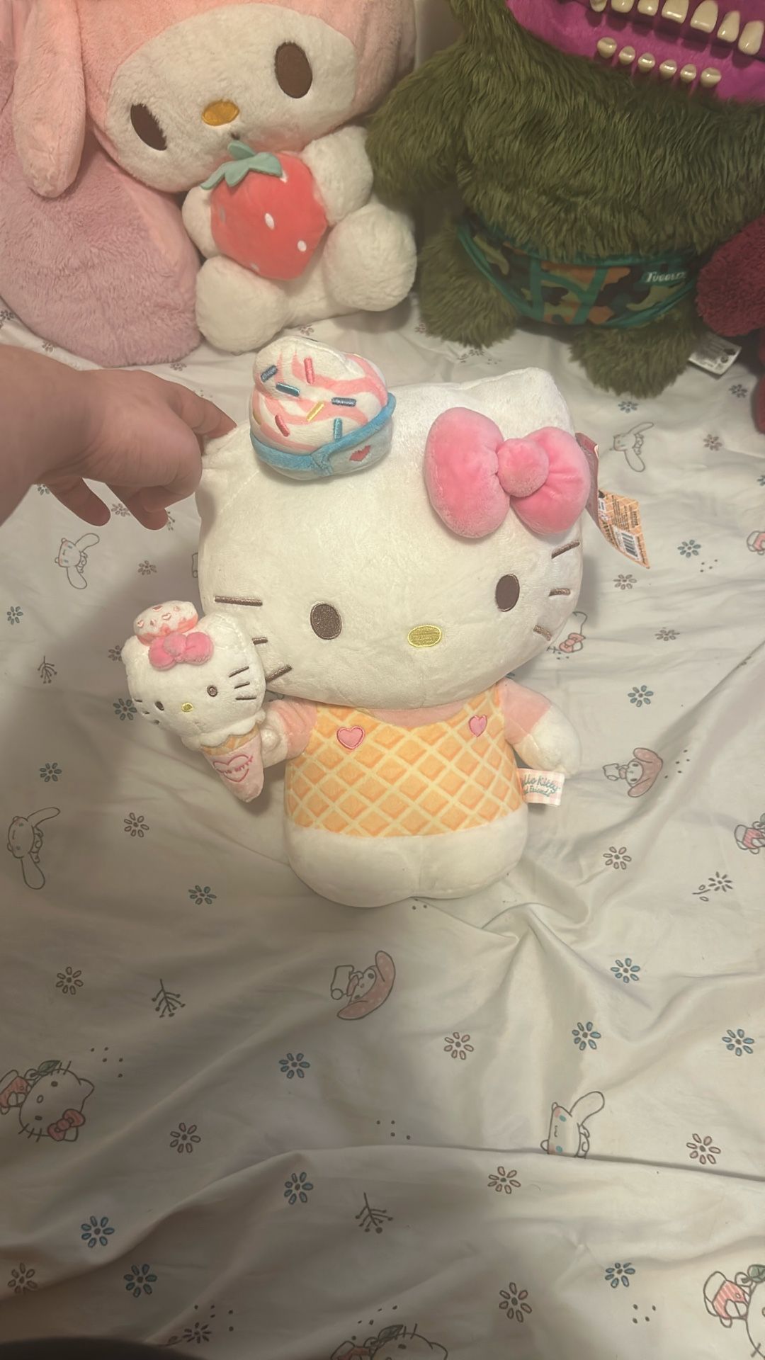 Hello Kitty Plushie. Ice Cream. Costume