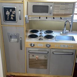 Kids Play Kitchen