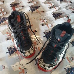 Nike Red And Black Size 5  1/2 Snakeskin