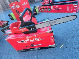 Milwaukee
M18 FUEL 16 in. 18V Lithium-Ion Brushless Battery Chainsaw (Tool-Only)