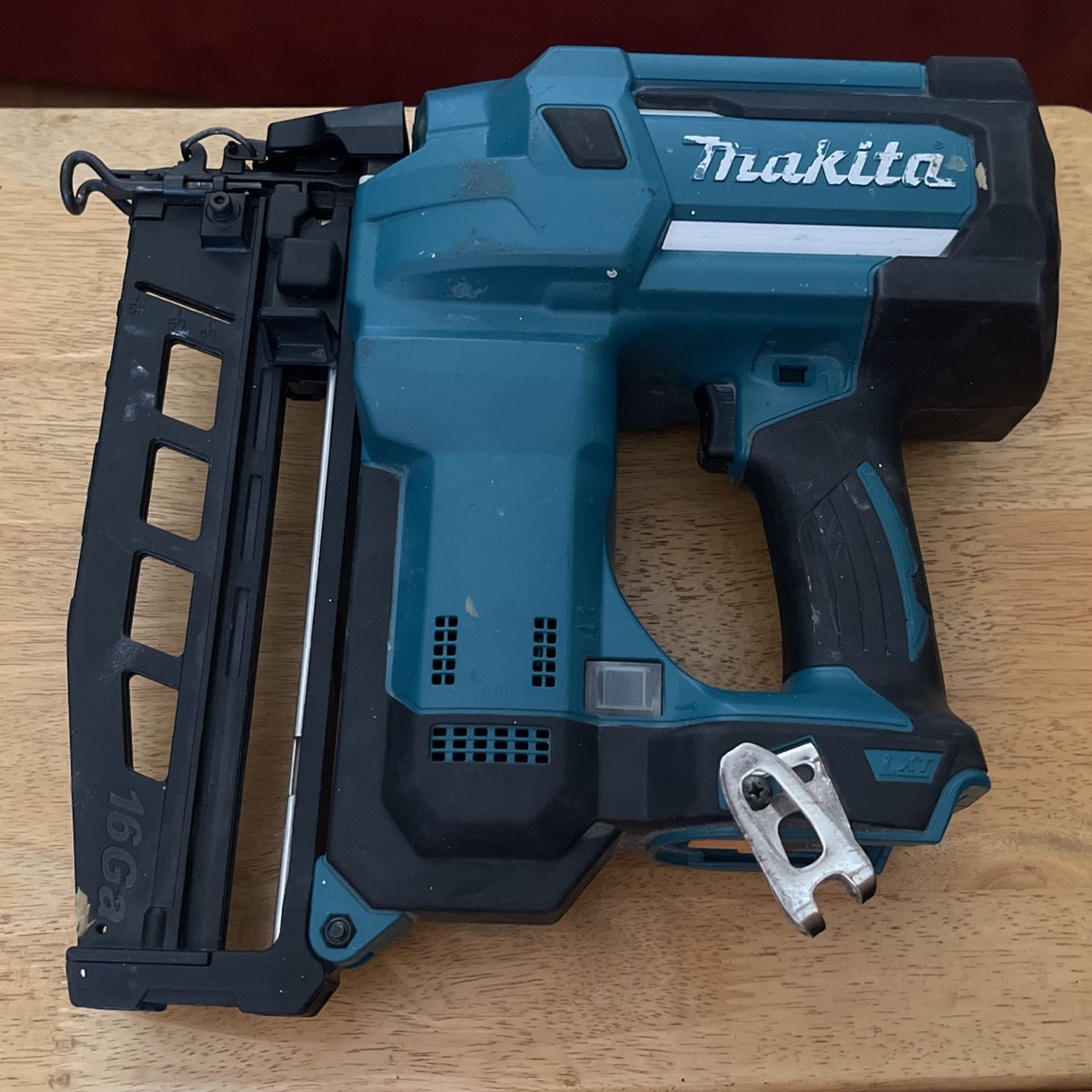 Makita 16 Gauge Nailer