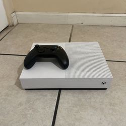 Xbox One S Digital Edition – Black Controller– Works Great