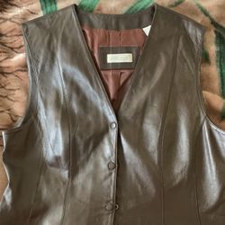 Woman Leather Vest Brown Size 18 Fashion Dress Close 