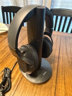 Sony TMR-RF400 RF Stereo Transmitter — Wireless Audio Transmitter — Used