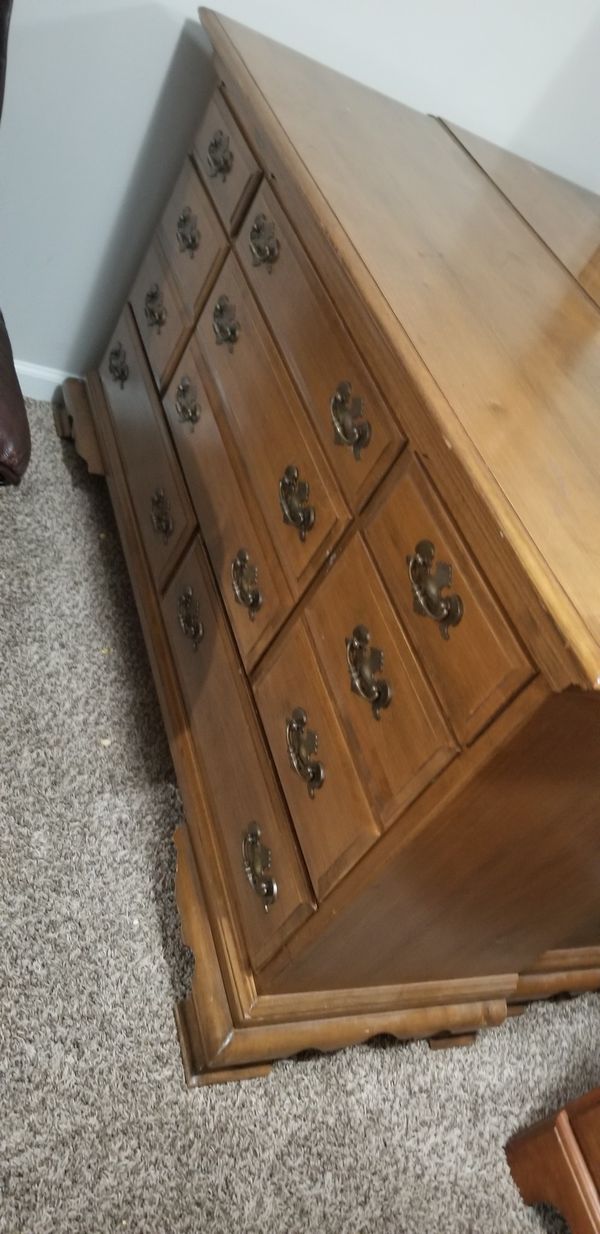 Solid Wood 8 Drawer Dresser Furniture In Fairfax Va Offerup
